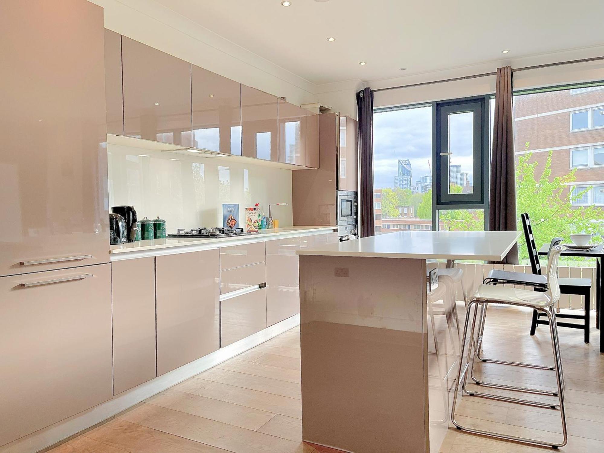 Apartment Sleek 3-bedroom Flat With Lift & Wi-fi In Southwark, Borough Near The Shard *