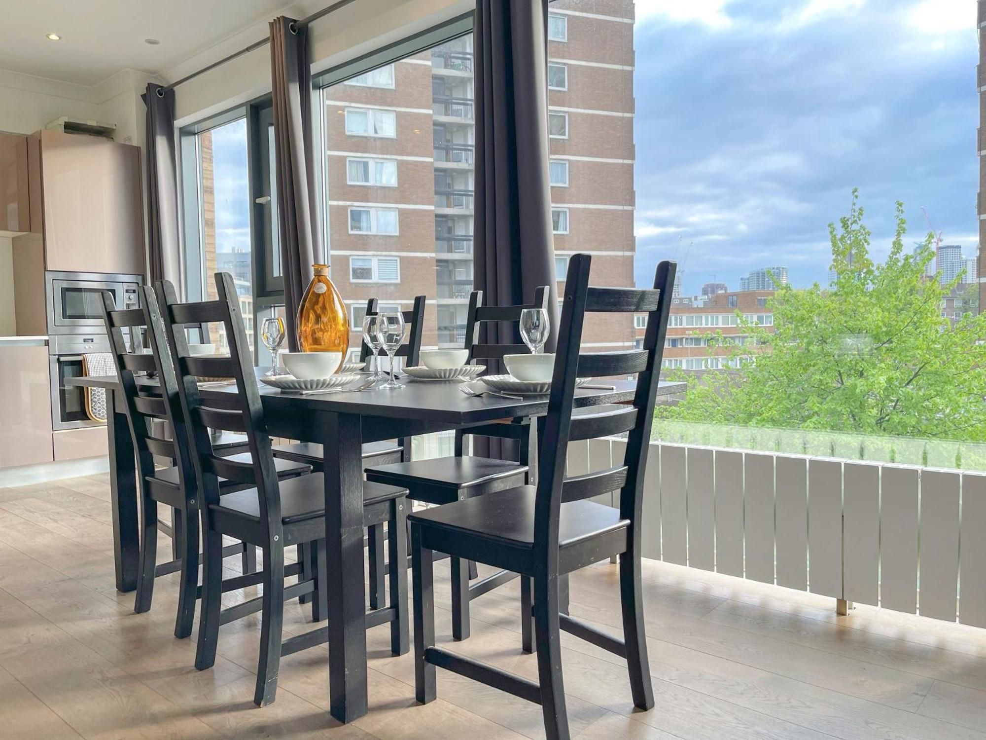Sleek 3-bedroom Flat With Lift & Wi-fi In Southwark, Borough Near The Shard Apartment London